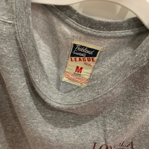 Loyola Chicago Sweatshirt unisex size M - Picture 2 of 2